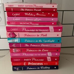 Meg Cabot Princess Diaries Book Stack - Pink & Red Collector Set